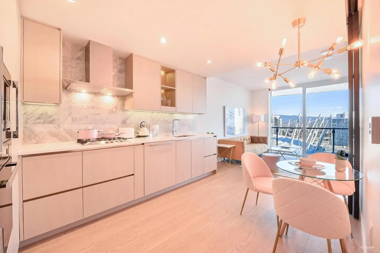 Capricorn Palace Luxury 1Bd 1Ba Apartment Plus Den In Downtown Vancouver 0*,  Canada